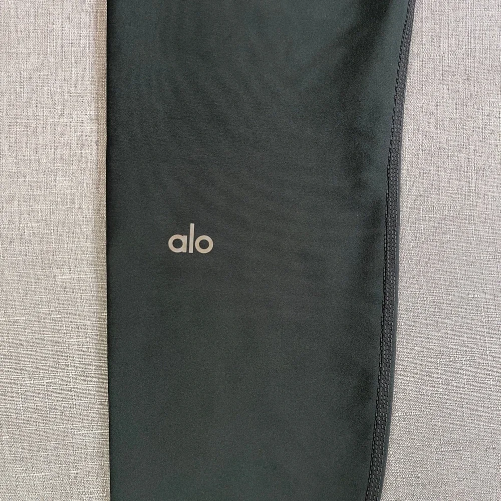 NEW Alo 7/8 High Waist Airlift Legging Womens Medium Charcoal Green Yoga Gym NWT